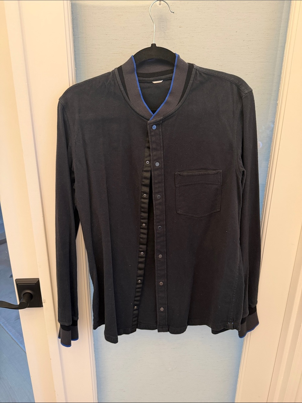 Kit and Ace Men's Black Snap-Front Lightweight Shirt Jacket with Blue Trim